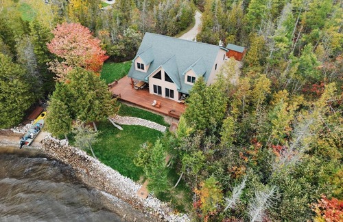 Bellaire Cabaña | Tamarack Lodge, Waterfront on Lake Bellaire