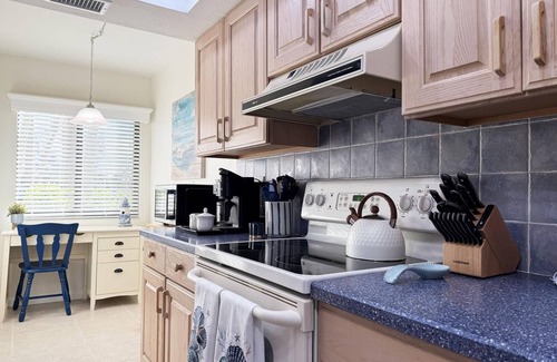 Englewood Condominio | Tamarind – 2BR Condo with Lemon Bay Views