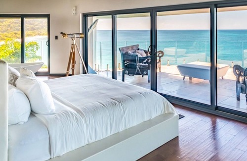 Fryes Beach Complejo | Tamarind Hills Resort - Ocean Blue