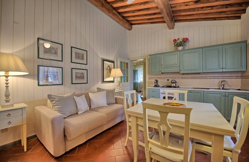 Empoli Apartamento | Apartment en Monterappoli con 2 habitaciones, capacidad 4