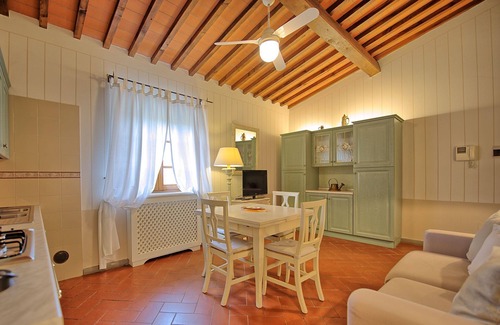 Empoli Apartamento | Apartment en Monterappoli con 2 habitaciones, capacidad 4