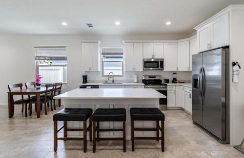 East Tampa Casa | Tampa 3BR Near Zoo & Cruise Port - Sleeps 8