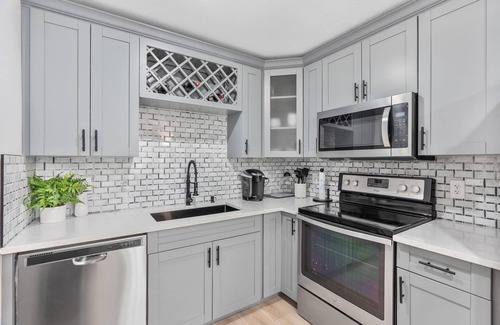 Temple Terrace Apartamento | Tampa Bay Gem: 2BR Modern Apartment Hideaway