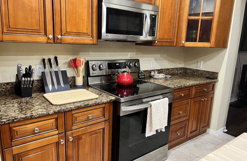 Lake Magdalene Casa | Tampa Bay Perfect location for a safe vacation! 5 bedrooms, ,3.5 bath ,sleeps14