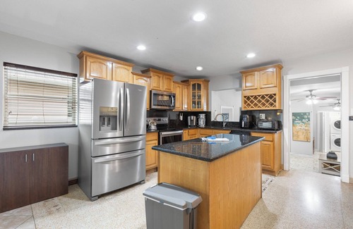 Riverside Heights Casa | Tampa Getaway - Sleeps 12 - Near Riverwalk & Downtown