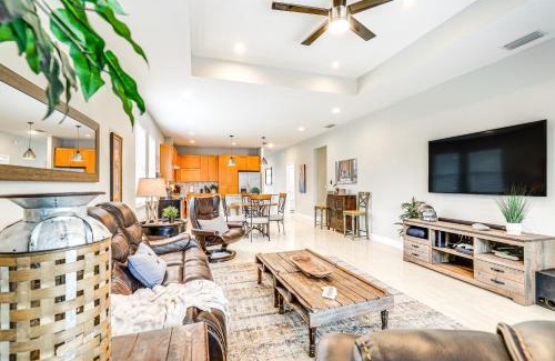 Carver City - Lincoln Gardens Casa | Tampa Home with Fire Pit, Yard, Cornhole and More!