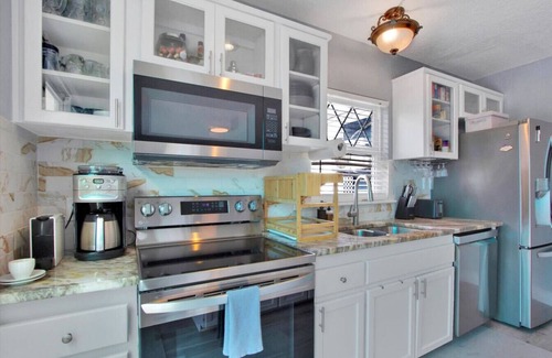 Oakford Park Casa | Tampa Oasis: Private Pool, Hot Tub, Sauna & Ponds