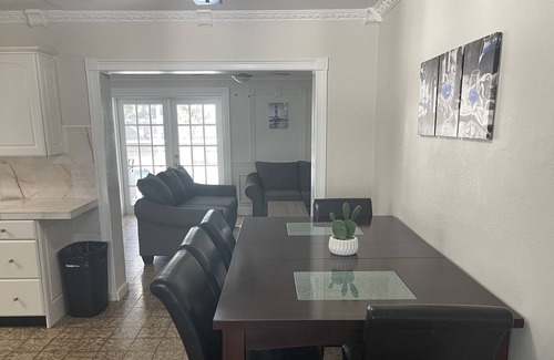 Oakford Park Casa | Tampa Pool House in Midtown - Sleeps 12