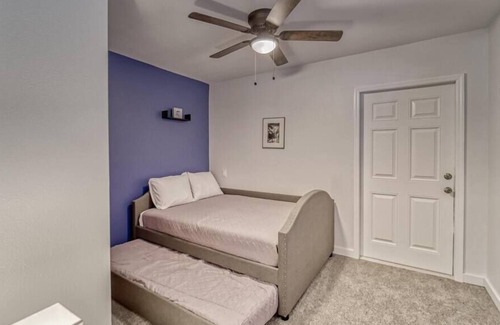 Riverside Heights Casa | Tampa Retreat: Poolside & Spa Fun and City Vibes