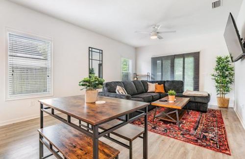 Tampa Heights Casa | Tampa Riverwalk Renovated Walkable to Restaurants