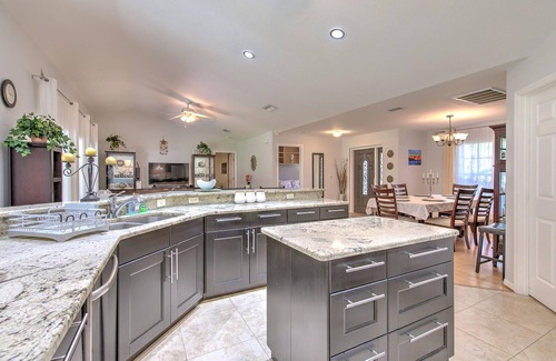 Seffner Community Alliance Cabaña | Tampa -Seffner-Brandon FL 3 bed 1 bath family, pet-friendly house