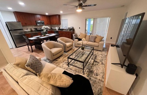 Port Tampa City Casa | Tampa Tizzle: Your everyday escape