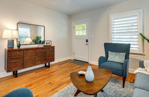 Riverside Heights Casa | Tampa Vacation Home w/ Private Pool + Gas Grill!