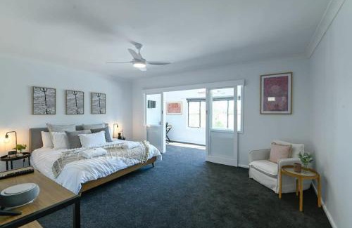 Dubbo Apartamento | Tamworth Retreat - Sleek & Stylish, Sleeps 5