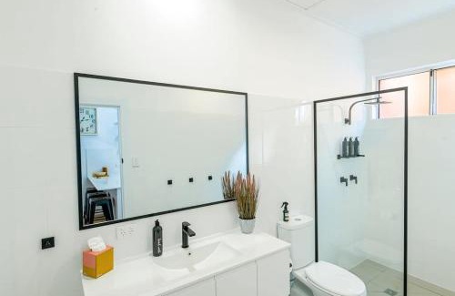 Dubbo Apartamento | Tamworth Retreat - Sleek & Stylish, Sleeps 5