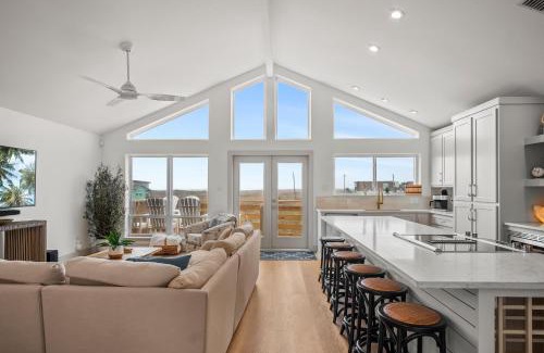 Sand Point Casa | Tan Lines and Fine Wines