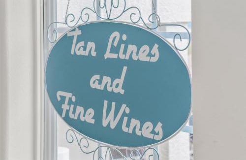 Sand Point Casa | Tan Lines and Fine Wines