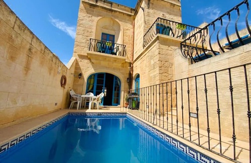 Sannat Casa | Tan Nanna Tropical Farmhouse with spacious pool