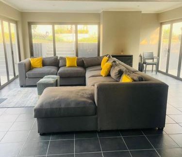 Kareeberg Casa | Tan Ridge Hill
