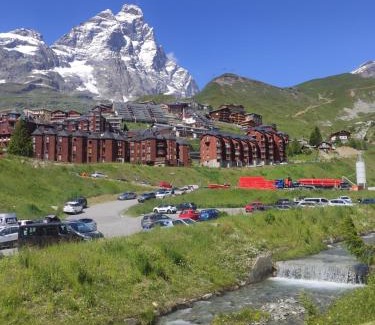Cervinia Apartamento | TANA DELLA MARMOTTA - renovated, ski in ski out, turkish bath, garage, storage