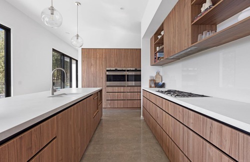 Merrijig Casa | Tanderra 180 - Meaning "Resting Place" - Sleeps 12
