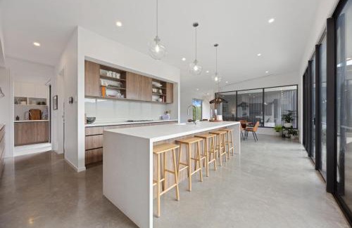 Merrijig Casa | Tanderra 180 - Meaning "Resting Place" - Sleeps 12