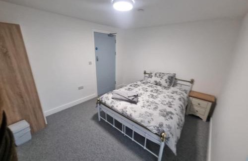 Carmarthen Casa | Tanerdy - Professional units with shared communal areas