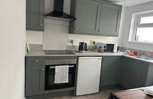 Carmarthen Apartamento | Tanerdy - Self Contained Apartment