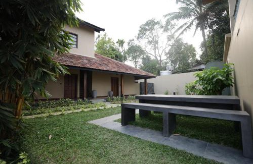 Meppadi Cama Y Desayuno | Tangerine Tales Boutique Resort By LexStays