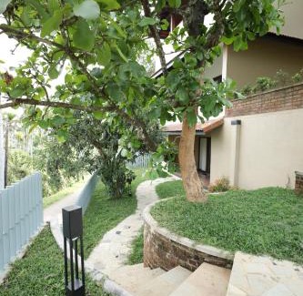 Meppadi Cama Y Desayuno | Tangerine Tales Boutique Resort By LexStays