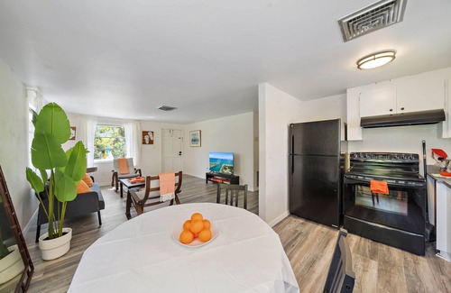Laurel Apartamento | Tangerine Terrace - Beach Escape .7 Mi From Beach