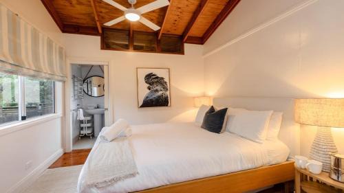 Pearl Beach Casa | Tanglewood Pearl Beach- firepit, pet friendly, stroll to beach