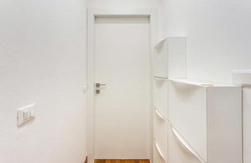 Pavia Apartamento | Tania Home - Pavia City - by Host4U