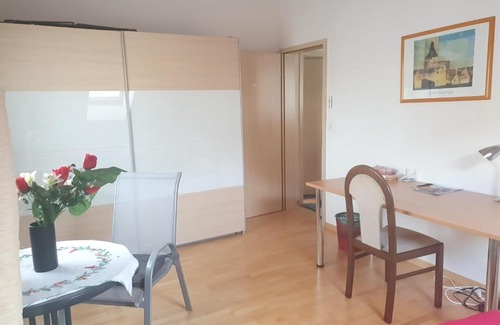 Bichelsee-Balterswil Casa | Tannenzapfenland, PRIVAT ZIMMER Akasha