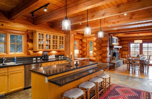 Blackcomb Chalet De Esquí | ❄︎Tantalus Chalet❄︎ 5 BR Chalet with Hot Tub Ski-Out Blackcomb Mtn