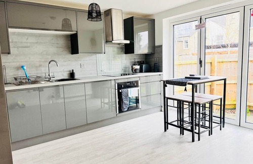 Cambridge Apartamento | Tanzanite Apartment in Cambridge