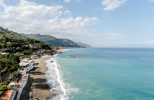 Spisone Apartamento | Taormina Seaview Studio a few steps from the Beach