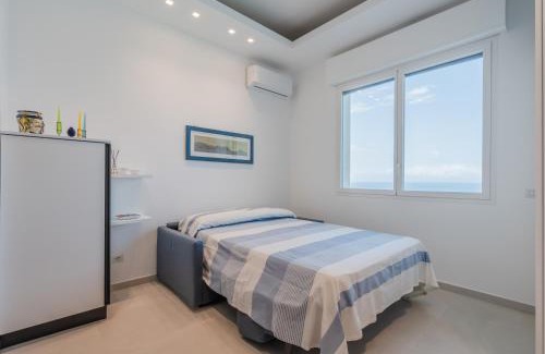 Spisone Apartamento | Taormina Seaview Studio a few steps from the Beach