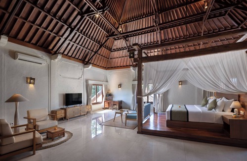 Batu Bolong Hotel | Tapa Tepi Kali Canggu by Pramana