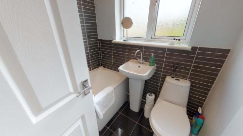 Witney Casa | Taphouse Avenue
