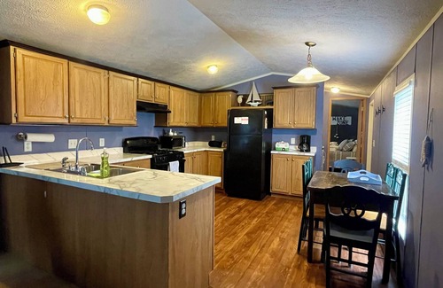 Deersville Casa | Tappan Lake camping home Rocky Road Retreats