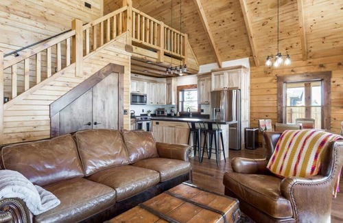 Leigh Creek Estates Cabina | Targhee Shadows - Tetons, Yellowstone, Hot Tub