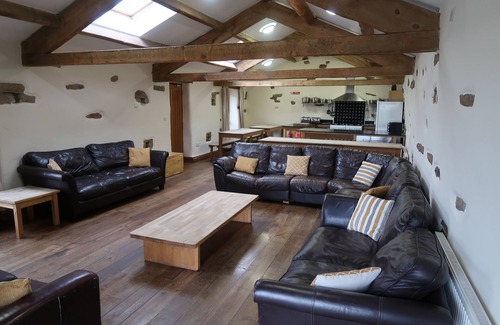 Kirkby Stephen Casa | Tarn Centre - Self-catering group accommodation for 24 people