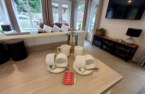 Troutbeck Bridge Cabina | Tarn End Lodge - a holiday lodge that sleeps 4 guests in 2 bedrooms