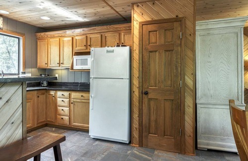 Innsbrook Cabaña | Tarnhouse Lakefront Cottage by StayLage