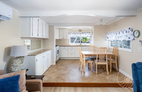 Key Largo Village Casa | Tarpon Basin Breeze ~ Quaint 2 Bed, 1.5 Bath Canal Home in Key Largo