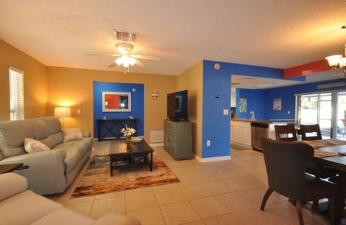 Lake Shore Estates Casa | LAGO DE LA ESQUINA DE LA ESQUINA DE TARPON CON ESTILO DE WEY WEST