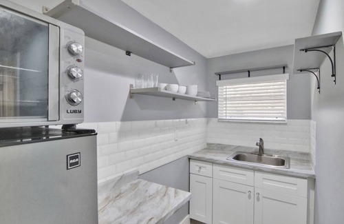Tarpon River Casa | Tarpon River Estate – 2 Chic Homes Perfect for Groups w/ Pool, 10 Min to Beach!
