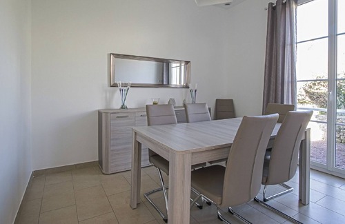 Sainte-Honorine-des-Pertes Casa | Elegante casa de vacaciones en Aure sur Mer con jardín