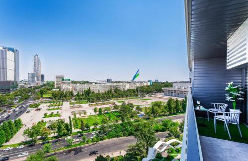 Tashkent Apartamento | Tashkent Skyline 1BR & Balcony
